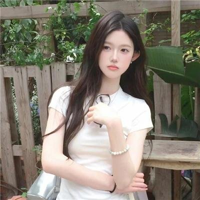 裸男孩
